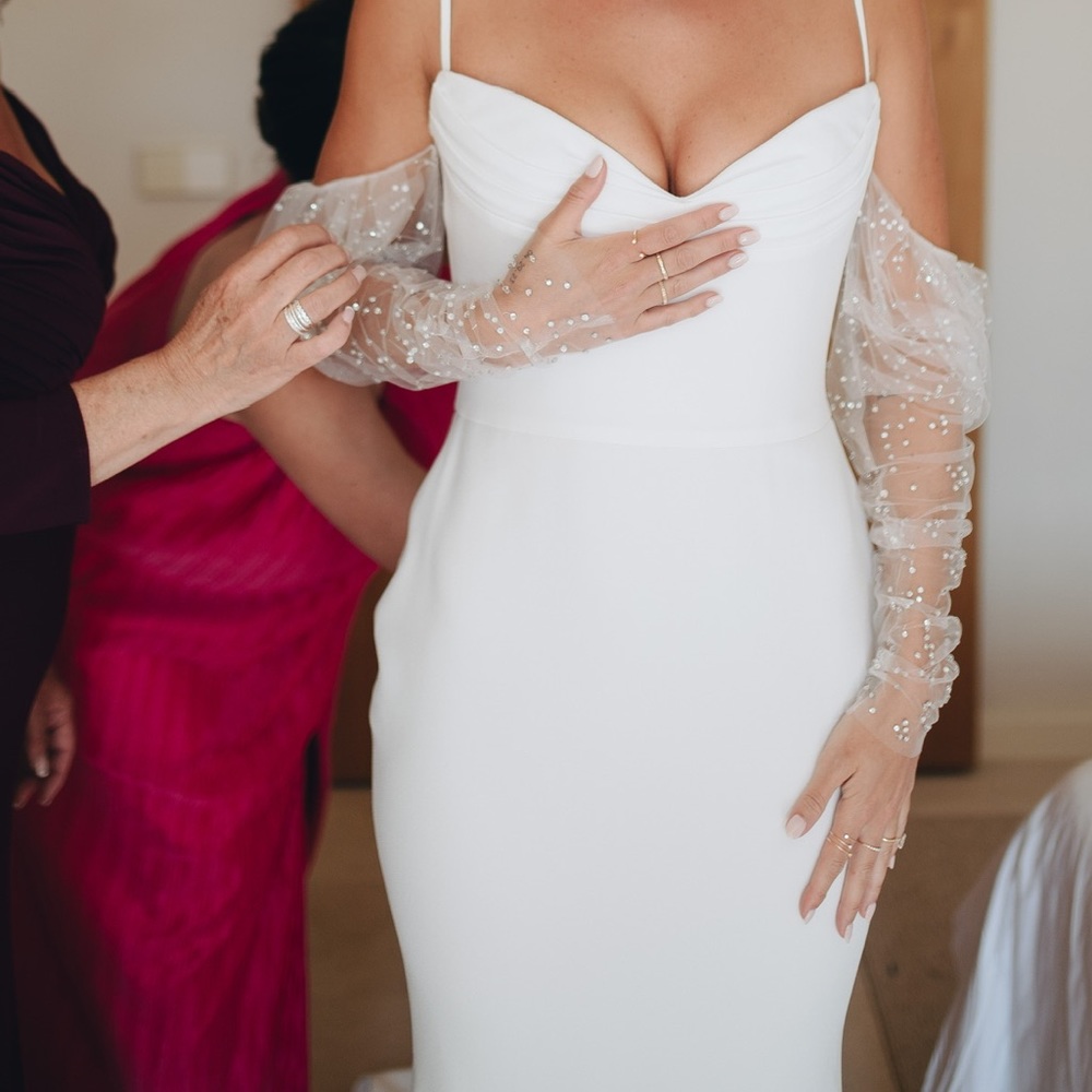 VERA WANG WEDDING GOWN